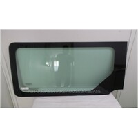 RENAULT MASTER X62 - 9/2011 to CURRENT - MWB/LWB/X-LWB VAN - LEFT SIDE FRONT SLIDING DOOR - FIXED WINDOW GLASS - BONDED - GREEN - 1420 x 685