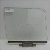 DATSUN/NISSAN 1200 - 1970 to 1973 - SEDAN/UTE - DRIVERS - RIGHT SIDE FRONT DOOR GLASS - CLEAR - GLASS ONLY