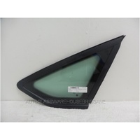 FORD FOCUS LW - 8/2011 to CURRENT - SEDAN/HATCH - DRIVERS - RIGHT SIDE REAR QUARTER GLASS (BLACK MOULD) - GENUINE
