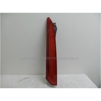 VOLVO XC90 DZ - 9/2003 to 2/2015 - 5DR WAGON - LEFT SIDE TAIL LIGHT - UPPER COVER HELLA 162655