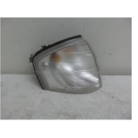 MERCEDES C CLASS W202 - 2/1994 to 10/2000 - 4DR SEDAN - RIGHT SIDE FRONT CORNER LIGHT - 0132638R