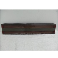 MITSUBISHI MAGNA TP - 4/1985 to 2/1991 - 4DR SEDAN - TAIL LIGHT GARNISH REAR