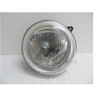 JEEP GRAND CHEROKEE KJ - 9/2001 to 03/2006 - 4DR WAGON - RIGHT SIDE HEADLIGHT - E11 021102