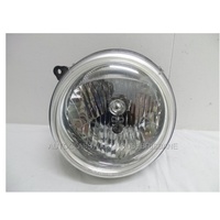 JEEP CHEROKEE KJ - 9/2001 to 03/2006 - 4DR WAGON - LEFT SIDE HEADLIGHT - E11 021102 - (LIGHT SCUFF)