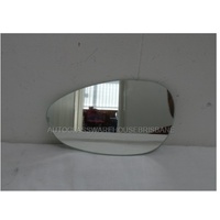 FIAT PUNTO - HATCH - LEFT SIDE MIRROR - FLAT GLASS ONLY - 190w X 115h (UNSURE OF YEAR)