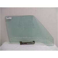 BMW 2500/3300 - 1/1968 to 1/1977 - 4DR SEDAN - DRIVERS - RIGHT SIDE FRONT DOOR GLASS -  800MM WIDE - GREEN 