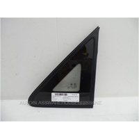 LDV V80 - 4/2013 TO CURRENT - VAN - PASSENGERS - LEFT SIDE FRONT QUARTER GLASS - ENCAPSULATED - GREEN