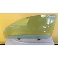 TOYOTA ECHO NCP10 - 10/1999 TO 9/2005 - 3DR HATCH - LEFT SIDE FRONT DOOR GLASS - WITH FITTINGS