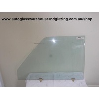 NISSAN PATROL GQ - 2/1988 to 4/1999 - CAB CHASSIS/UTE/WAGON - LEFT SIDE FRONT DOOR GLASS (mirror on door) - 820mm