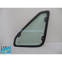 LAND ROVER FREELANDER SALLNA - 3/1998 to 12/2006 - 3DR HARDTOP - DRIVERS - RIGHT SIDE REAR CARGO GLASS - TRIANGLE WINDOW WITH 3 HOLES