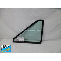 NISSAN PATHFINDER YD21 - 2/1988 to 10/1995 - 2DR WAGON - DRIVERS - RIGHT SIDE VENTED CARGO GLASS - 3 HOLES - GREEN 