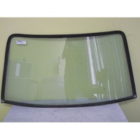 FORD ESCORT MK 11 - 1974 TO 1981 - 4DR SEDAN - REAR WINDSCREEN GLASS - CLEAR