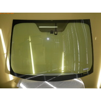 TOYOTA PRIUS ZVW30R - 7/2009 to 12/2015 - 5DR HATCH - FRONT WINDSCREEN GLASS - RAIN SENSOR, MIRROR BUTTON HALF WAY OUT OF DOT SHADE