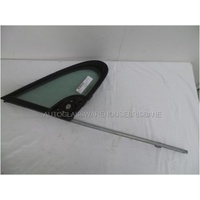 PEUGEOT 307/307 CC - 12/2001 TO 1/2008 - HATCH/WAGON/CONVERTIBLE - DRIVERS - RIGHT SIDE FRONT QUARTER GLASS - ENCAPSULATED - MIRROR 6 HOLE 