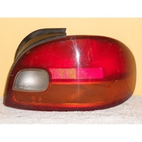 HYUNDAI EXCEL X3 - 9/1994 TO 4/2000 - 3/5DR HATCH - RIGHT SIDE TAIL LIGHT - HMC 92402-220