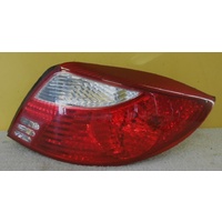 KIA RIO - 4 DOOR SEDAN 7/00 > 02 - DRIVERS - RIGHT SIDE - TAIL LIGHT (Genuine)