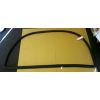 suitable for TOYOTA LANDCRUISER 80 SERIES - 5/1990 to 3/1998 - 5DR WAGON - FRONT WINDSCREEN RUBBER (NO CHROME MOULD)