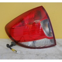 KIA RIO - 5DR HATCH 7/00>8/05 PASSENGERS-LEFT SIDE TAIL LIGHT-IRST 00 DOT 92402-FDO
