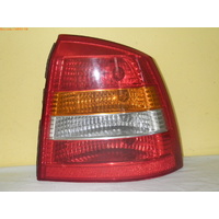 HOLDEN ASTRA TS - 9/1998 TO 8/2004 - 3DR/5DR HATCH - RIGHT SIDE TAIL LIGHT - GM 90521543