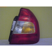 HYUNDAI ACCENT LC - 5/2000 to 4/2006 - 4DR SEDAN - RIGHT SIDE TAIL LIGHT - DOT 92402-250