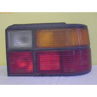 HYUNDAI EXCEL X1 5DR HATCH 2/86>1/90 - RIGHT SIDE TAIL LIGHT - HMC 92402-2103OR
