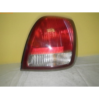 HYUNDAI GRANDEUR XG - 10/1999 to 11/2002 - 4DR SEDAN - RIGHT SIDE TAIL LIGHT - IHL 92402-39