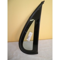 suitable for TOYOTA COROLLA AE112 - 5DR HATCH 9/98>11/01 - RIGHT SIDE OPERA GLASS