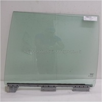 VOLVO 740/760/940/960/S90 - 1/1982 to 1/1997 - 4DR SEDAN/5DR WAGON - PASSENGERS - LEFT SIDE REAR DOOR GLASS - GREEN - CALL FOR STOCK