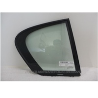 BMW 1 SERIES F20 - 10/2011 TO 10/2019 - 5DR HATCH - DRIVER - RIGHT SIDE REAR QUARTER GLASS - ENCAPSULATED - GREEN - CALL FOR STOCK