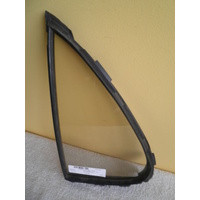 NISSAN BLUEBIRD U13/S1 - 10/1993 to 9/1997 - 4DR SEDAN - LEFT SIDE REAR QUARTER GLASS