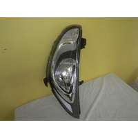HYUNDAI ACCENT RB - 5DR HATCH 7/11>CURRENT - LEFT SIDE HEAD LIGHT - MOTOR 8 PIN PLUG)