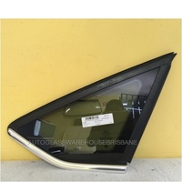 FORD FOCUS LW - 2011 TO CURRENT - 4DR SEDAN/5DR HATCH - RIGHT SIDE REAR QUARTER GLASS - CHROME