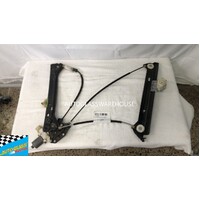 BMW M2 F87 - 10/2015 TO 3/2023 - 2DR COUPE - PASSENGERS - LEFT SIDE FRONT DOOR WINDOW REGULATOR - LH934758 101