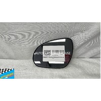 HYUNDAI i30 CW - 2/2009 to 4/2012 - 4DR WAGON - PASSENGERS - LEFT SIDE MIRROR WITH BACKING PLATE - FD G/HOLDER LH >PP<