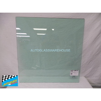 MITSUBISHI ROSA UE6/BE6 - 8/2000 to CURRENT - BUS - LEFT SIDE FRONT PIECE / RIGHT SIDE REAR PIECE WINDOW - GREEN - 750W X 773H -2 HOLES