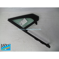 PEUGEOT 208 A9 - 10/2012 to 1/2018 - 5DR HATCH - DRIVERS - RIGHT SIDE FRONT QUARTER GLASS - ENCAPSULATED (98 014 759 80)