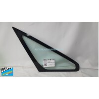 MITSUBISHI DELICA SPACEGEAR D5 IMPORT - 1/2007 to - WALKTHRU VAN - DRIVERS - RIGHT SIDE FRONT QUARTER GLASS - GREEN