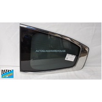 SUITABLE FOR TOYOTA LANDCRUISER 300 SERIES - 10/2021 to CURRENT - 5DR WAGON - LEFT SIDE REAR CARGO GLASS - PRIVACY TINT - CHROME MOULD - ANTENNA