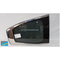 SUITABLE FOR TOYOTA LANDCRUISER 300 SERIES - 10/2021 to CURRENT - 5DR WAGON - RIGHT SIDE REAR CARGO GLASS - PRIVACY TINT - CHROME MOULD - ANTENNA
