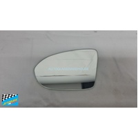 HOLDEN COMMODORE ZB - 10/2017 to 10/2020 - 4DR SEDAN LIFTBACK - PASSENGERS - LEFT SIDE FLAT MIRROR GLASS ONLY  - 110mm x 173mm
