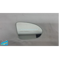 HOLDEN COMMODORE ZB - 10/2017 to 10/2020 - 4DR SEDAN LIFTBACK - DRIVERS - RIGHT SIDE FLAT MIRROR GLASS ONLY  - 110mm x 173mm