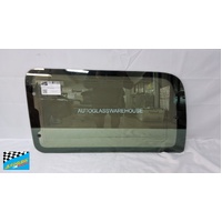SUITABLE FOR TOYOTA REGIUS HIACE IMPORT - 1/1997 TO 1/2005 - VAN - PASSENGERS - LEFT SIDE REAR CARGO FIXED GLASS - HEATED - 3 HOLES