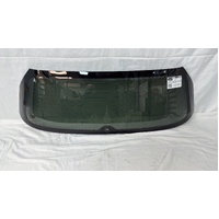 VOLKSWAGEN GOLF VII - 4/2013 TO 4/2021 - 5DR HATCH - REAR WINDSCREEN GLASS (ANTENNA, WIPER HOLE, PRIVACY GREEN TINT)