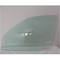 RENAULT CLIO X65 - 5/2001 to 8/2008 - 5DR HATCH - LEFT SIDE FRONT DOOR GLASS - 1 HOLE FOR FITTING / 1 HOLE AT TOP BACK EDGE OF GLASS FOR GUIDE