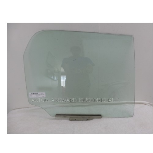 HOLDEN CRUZE YG - 6/2002 to 12/2006 - 5DR WAGON - RIGHT SIDE REAR DOOR GLASS - NEW