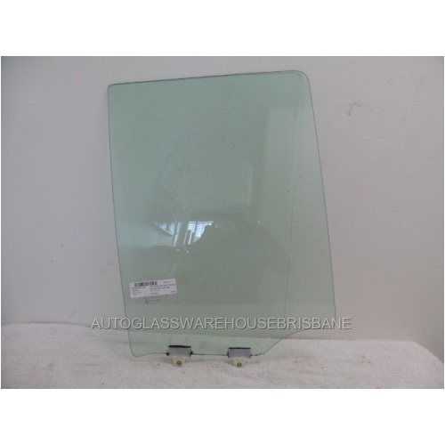 NISSAN NAVARA D40 - 12/2005 to 3/2015 - DUAL CAB  - RIGHT SIDE REAR DOOR GLASS - THAILAND BUILT (573mm TALL -2 WHITE LUGGS) - NEW