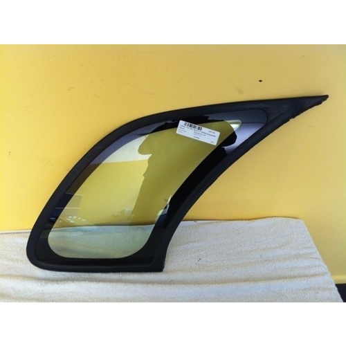 NISSAN PULSAR N15 - 10/1995 to 9/2000 - 5DR HATCH - DRIVERS -  RIGHT SIDE REAR OPERA GLASS - ENCAPSULATED - (Second-hand)