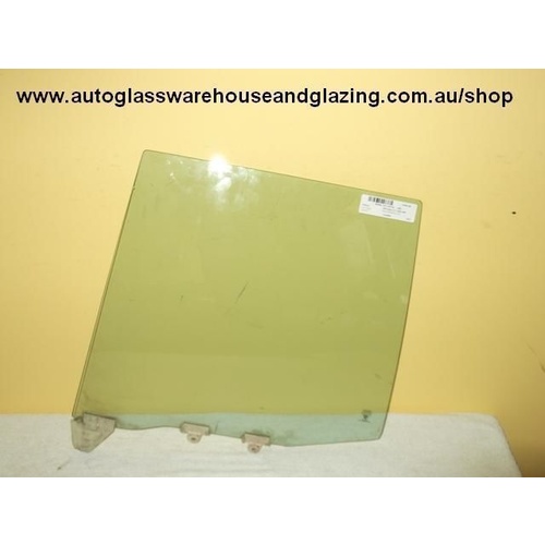 NISSAN PINTARA U12 - 5DR HATCH 11/89>1992 - LEFT SIDE REAR DOOR GLASS (back edge 445mm) - (Second-hand)