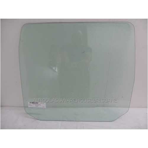 NISSAN NAVARA D21 - 1/1986 to 3/1997 - 4DR DUAL CAB - RIGHT SIDE REAR DOOR GLASS - NEW