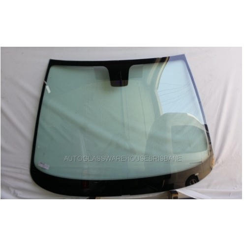 PEUGEOT 206 - 10/1999 to 5/2007 - 3/4/5DR HATCH - FRONT WINDSCREEN GLASS - WITH RAIN SENSOR - NEW